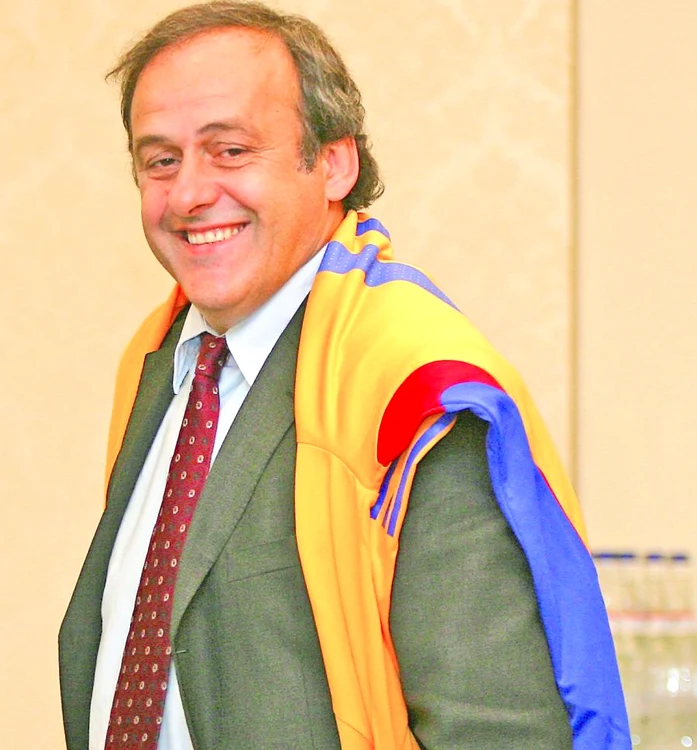 
    Platini, preşedintele  UEFA, a nemulţumit  că gazdele turneului  final au mărit  exagerat preţurile  