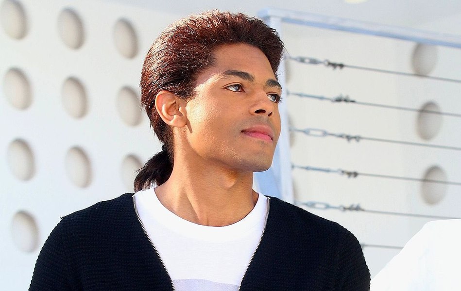SUA participă la Eurovisionul rusesc. Reprezentantul lor, comparat cu Michael Jackson