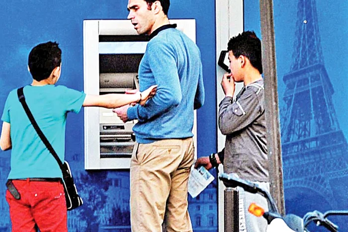 Copiii “operează”  la buzunare în  zonele aglomerate