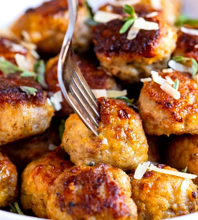 Chiftele americane / foto: inspiredtaste.net via Adam and Joanne Gallagher