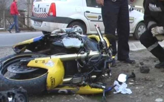 Victima s-a urcat "rupt de beat" pe moped