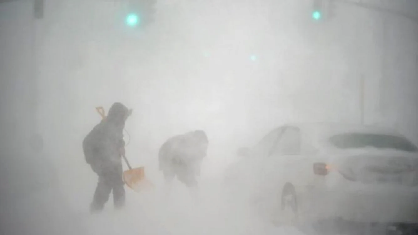 Stare de urgenţă a fost decretată vineri seara în statele New York şi New Jersey, iar Hochul a cerut ”evitarea cu orice preţ” a deplasărilor.  Foto: News.ro