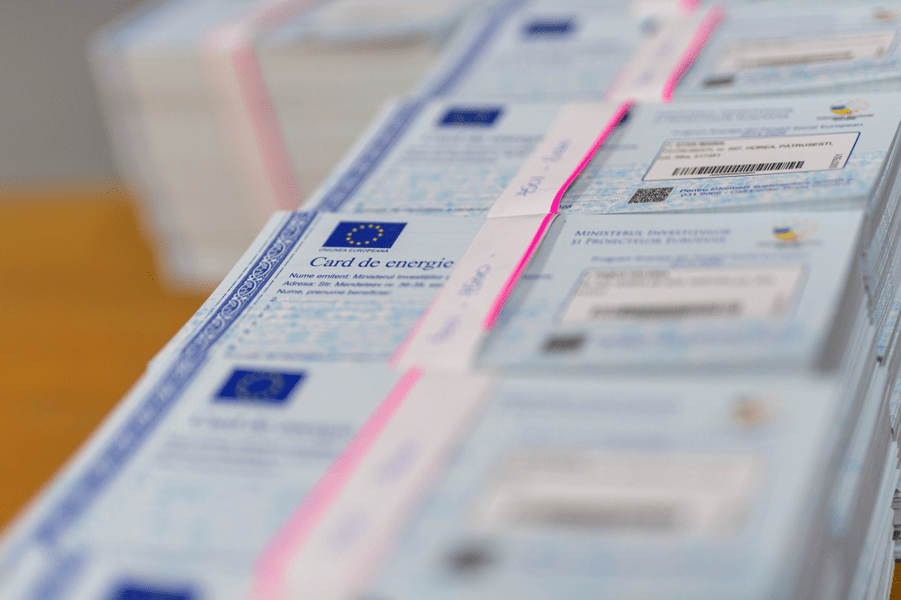 Poșta Română a început printarea cardurilor de energie. Cum vor arăta şi ce trebuie să ştie beneficiarii