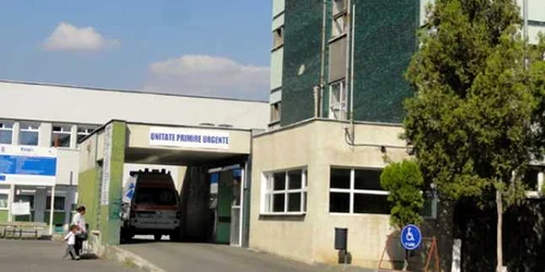 Ambele persoane implicate în accident au fost transportate la Spitalul Judeţean din Slatina