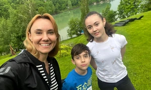 Oana Ioniță (44 de ani) e cea mai fericită atunci când petrece timp în compania celor doi copii ai săi