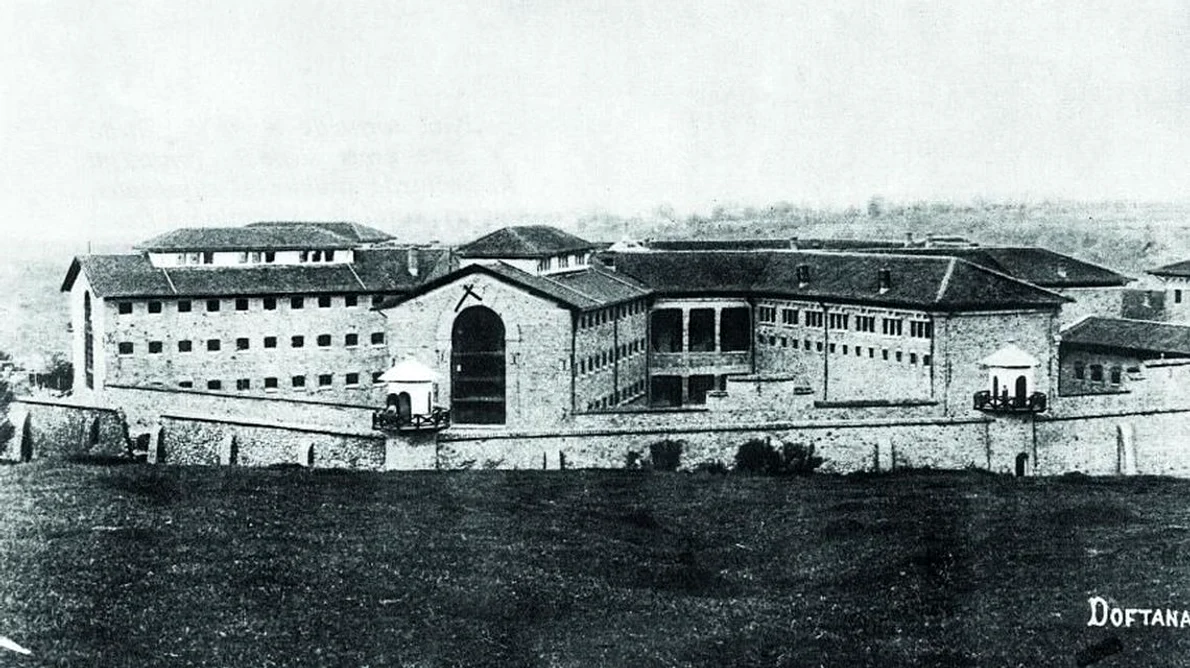 Doftana: mitul comunist  scos la vânzare jpeg