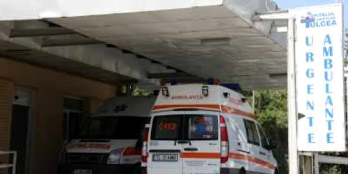 Ambulanţa l-a transportat la Spitalul Judeţean