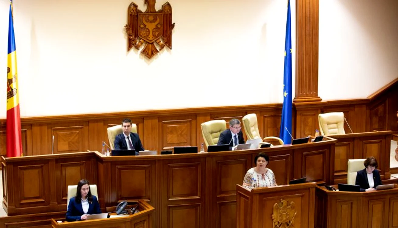 Parlamentul a adoptat hotărârea privind prelungirea stării de urgență. FOTO: Parlament.md
