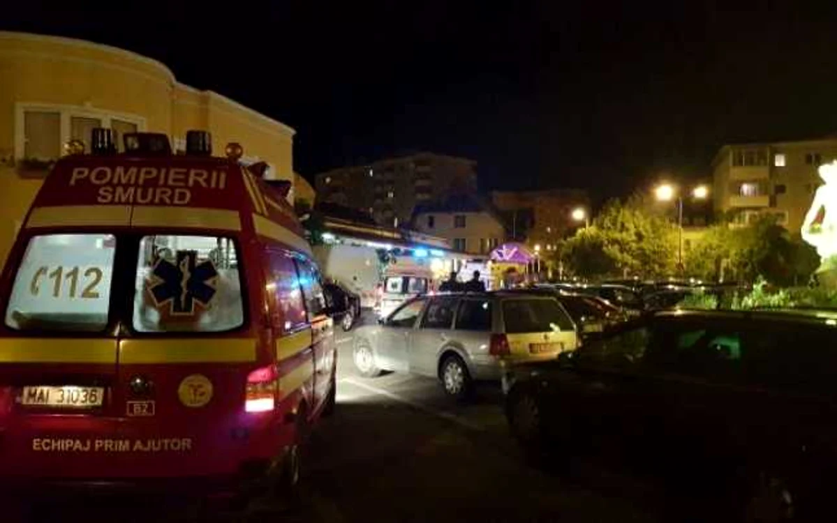 Cele 19 persoane au fost preluate de ambulanţe şi transportate la spital