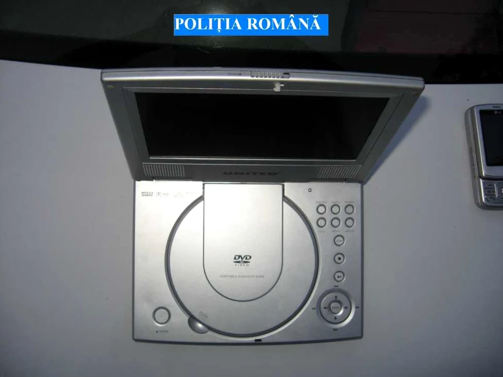 DVD furat de gruparea condusă de un elev minor