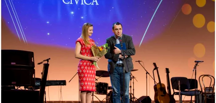 Melania Medeleanu şi Vlad Voiculescu au primit premiul pentru implicare civică, pentru proiectul MagicHOME