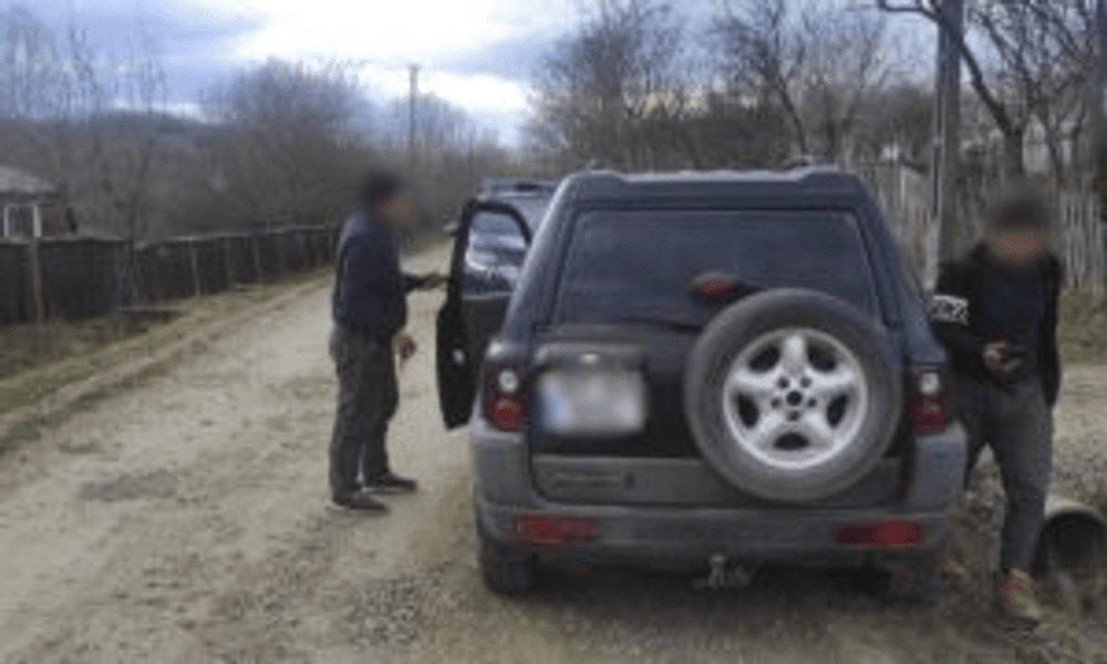 Cât costă un permis de conducere fals. Mărturisirea unui bărbat de 60 de ani, prins de polițiști