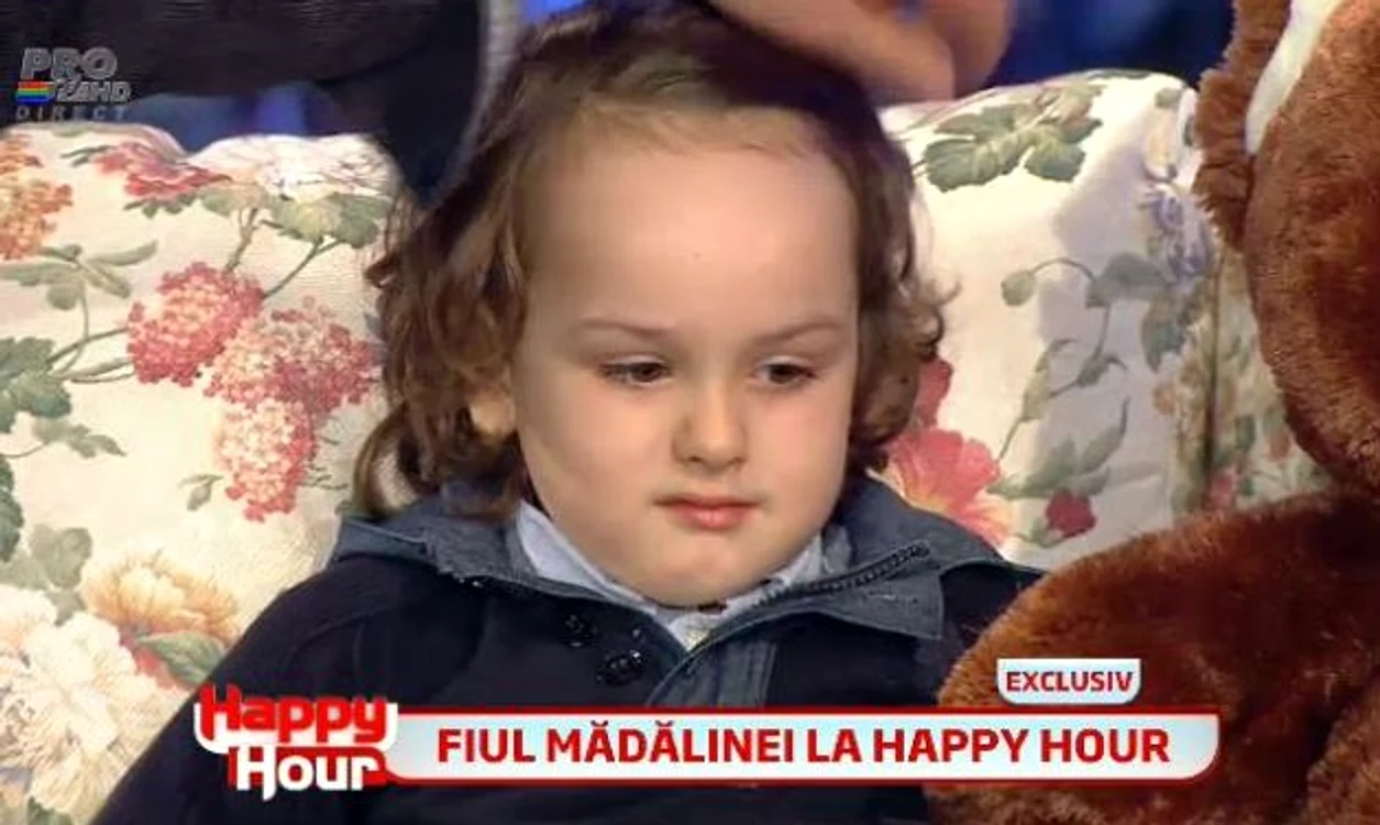 Petru, fiul Mădălinei Manole, a venit la emisiunea lui Măruţă. (Captură Pro TV)