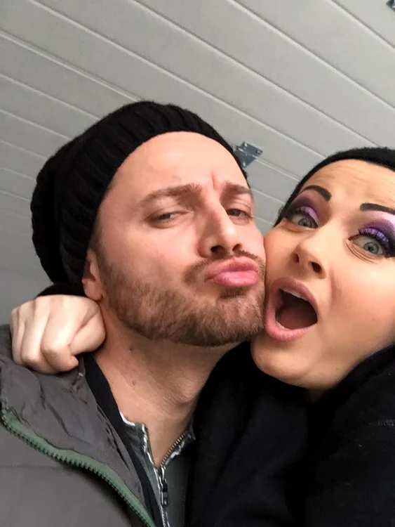 Cei doi iubiţi par să se distreze pe cinste împreunăFoto: Arhivă personală