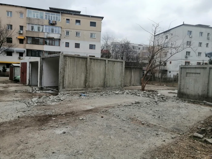 Mai multe garaje au fost demolate în cartiwerul Bahne FOTO: Ştefan Borcea