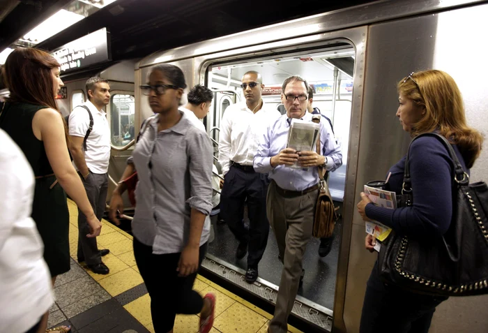Linia numărul 7 a metroului traversează oraşul de la Flushing (Queens) până în Manhattan FOTO: REUTERS