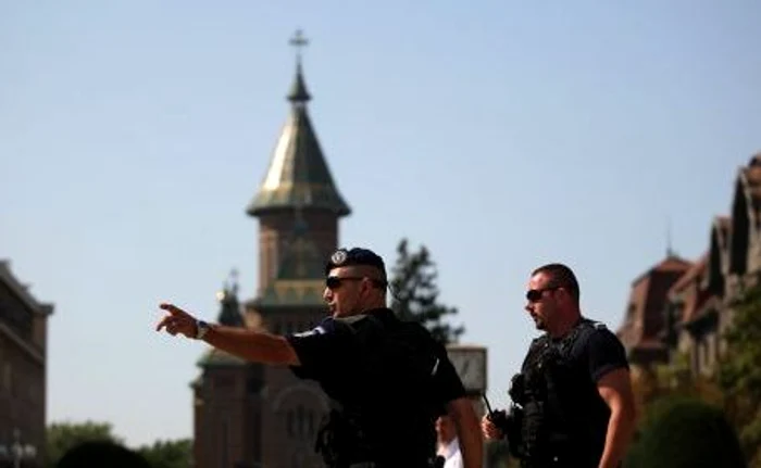
    Forţele de ordine au intrat în alertă  