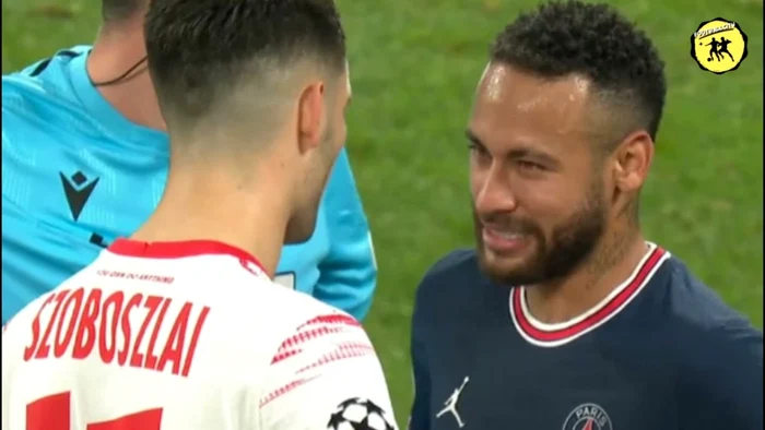 Într-o încercare de a-şi destabiliza mental adversarul, Neymar l-a întrebat, rânjind, dacă se simte în stare să dea gol din penalty.
