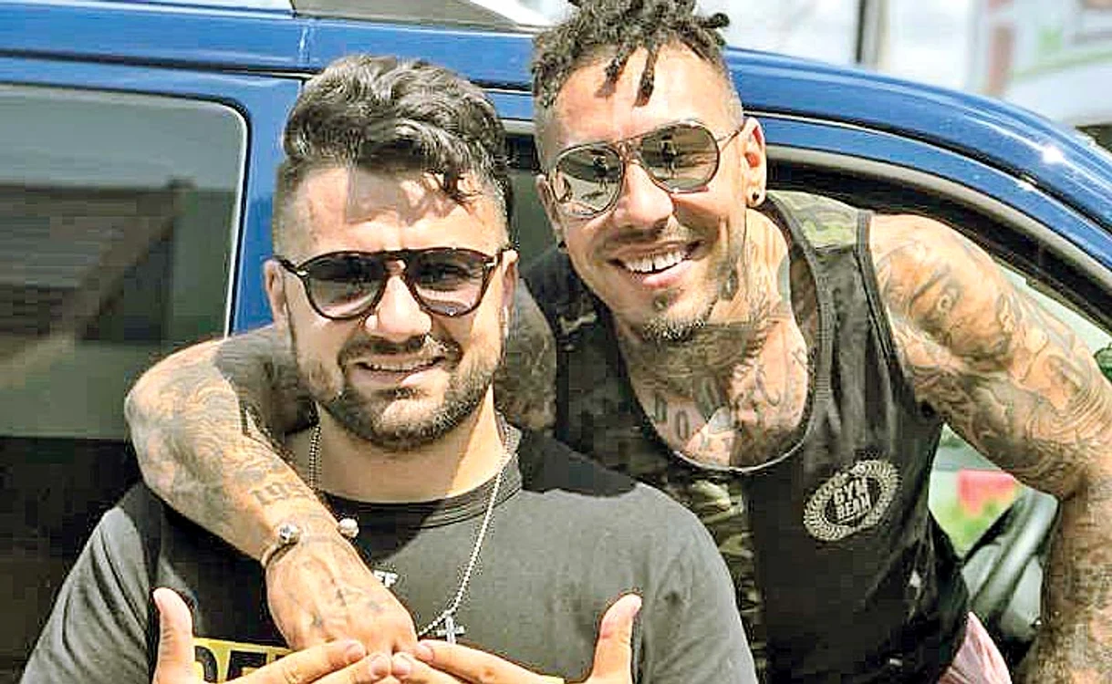 
    Alex și  Moșoiu  au fost  prieteni la  cataramă  
