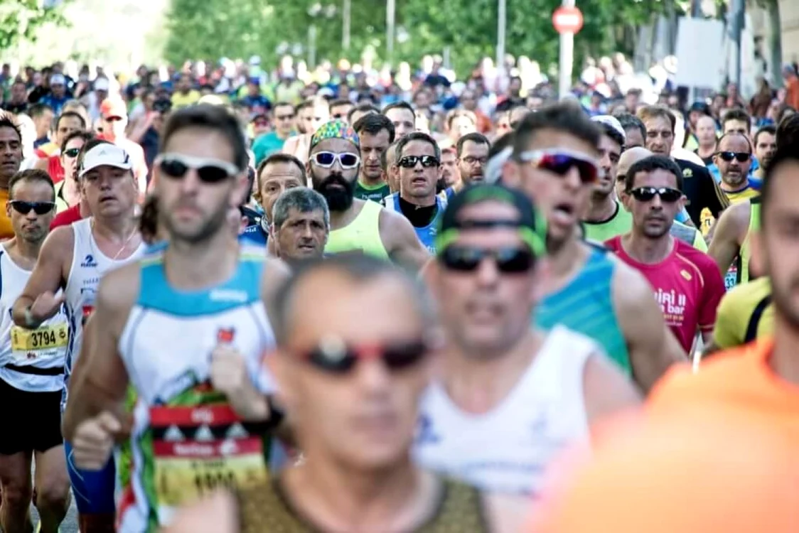 Competiţia  va  cuprinde patru probe: semi-maraton, semi-maraton ştafetă, cursa de 10,5 km, şi cursa populară de 3 km,  Foto: Legalrun.ro