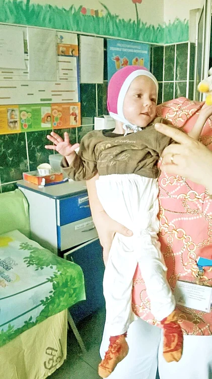 
    Florentina a ajuns la spital la un pas de moarte, cântărind doar 5 kg la vârsta de 5 aniFoto: ZIARUL DE IAŞI   