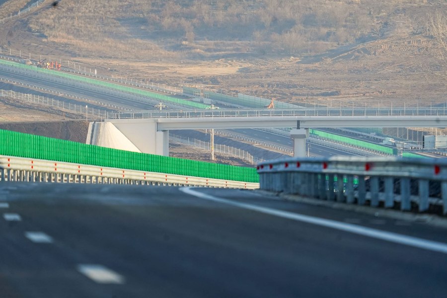 Ciolacu și Ciucă, vizită la primul drum expres din România. Se deschide la sfârșitul săptămânii FOTO 