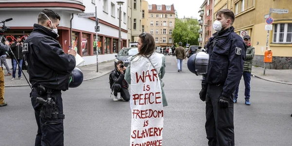 Proteste în Germania faţă de măsurile de restricţie 25 aprilie 2020 FOTO EPA-EFE
