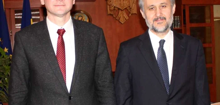 Ministrul Justiţiei, Vladimir Grosu şi ambasadorul României la Chişinău, Marius Lazurca