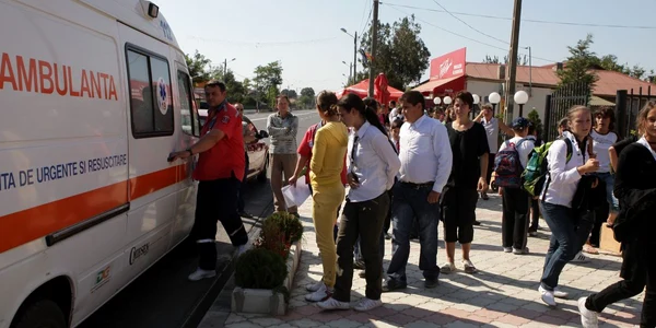 Constanţa: 20 de copii au făcut toxiinfecţie alimentară după "Cornul şi laptele"