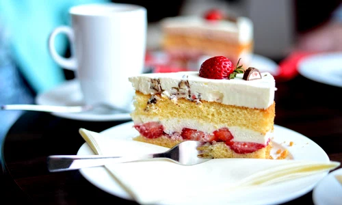 tort inghetata capsuni pixabay jpg