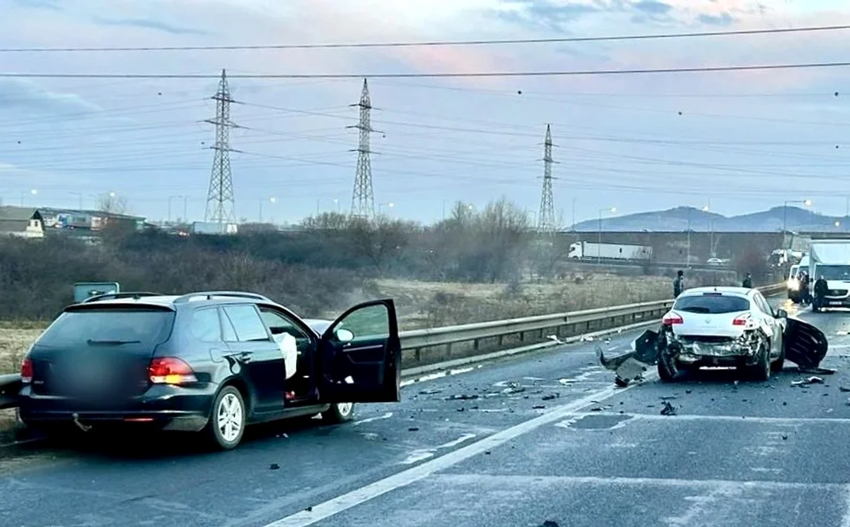 Accidentul a avut loc pe A1, în județul Sibiu FOTO ISU Sibiu