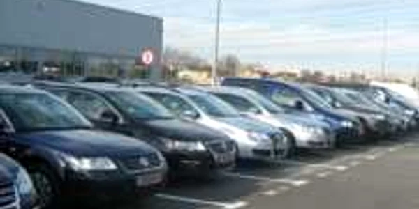 Afacerile din comerţul auto au scăzut în primele două luni cu 2,6%