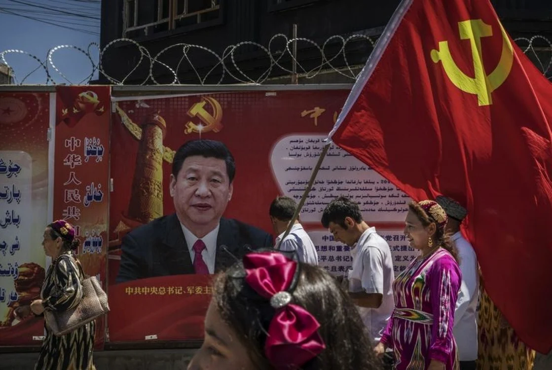 Afiş în onoarea preşedintelui chinez Xi Jinping FOTO EPA-EFE