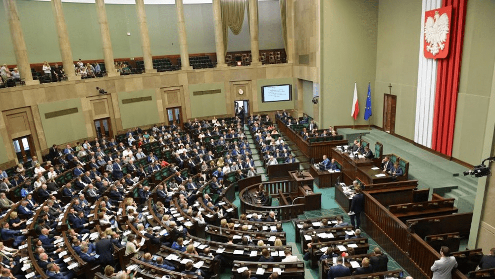 Legea electorală a Poloniei, schimbată cu câteva luni înainte de alegeri: „Încalcă principiile de bază ale democraţiei”