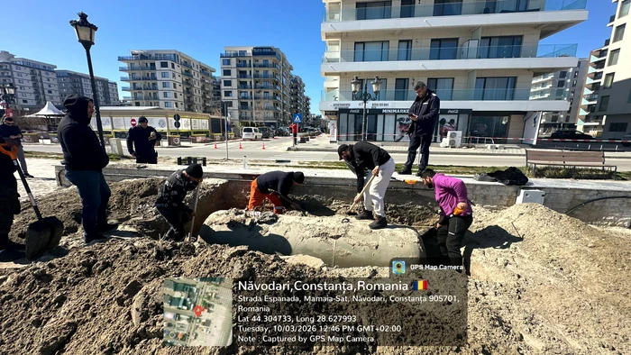 Rezervorul a fost îngropat ilegal pe plaja din Năvodari FOTO Facebook / Diana Buzoianu