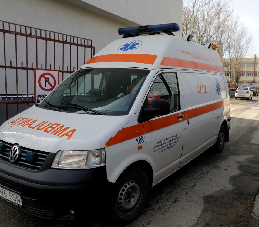 Pieton lovit de ambulanta - foto Arhiva