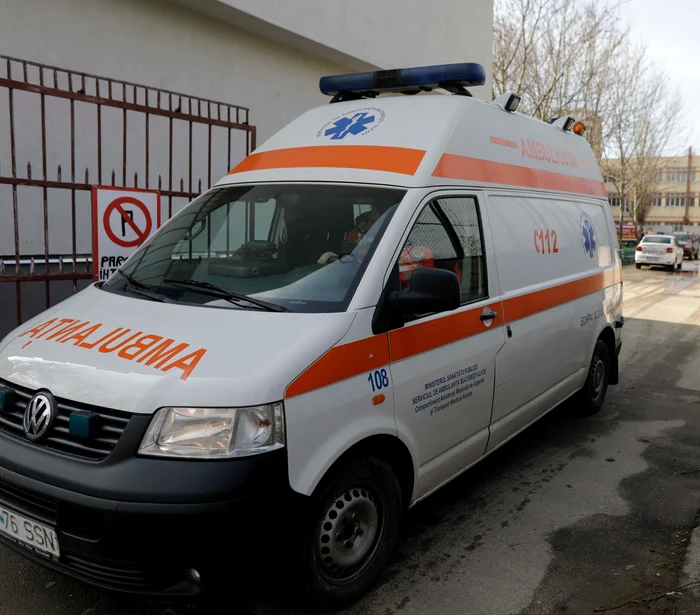 Pieton lovit de ambulanta - foto Arhiva