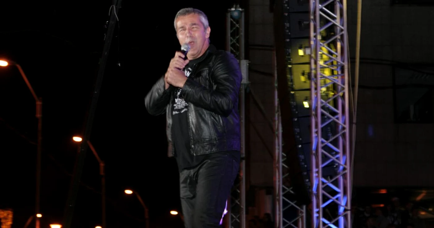 Holograf cântă la Baia Mare de 1 Martie