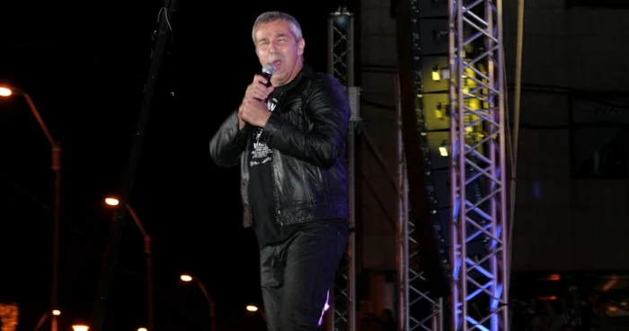 Holograf cântă la Baia Mare de 1 Martie