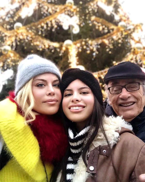 Loredana Groza și fiica ei Elena, petrec împreună Crăciunul într-un mod fabulos