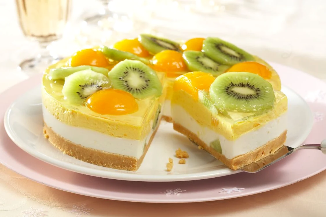 Unbaked Cake with Kiwi and Apricots jpeg
