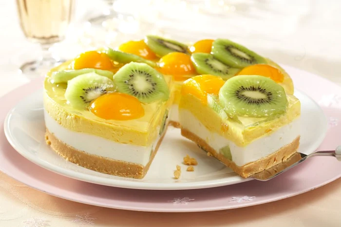 Unbaked Cake with Kiwi and Apricots jpeg