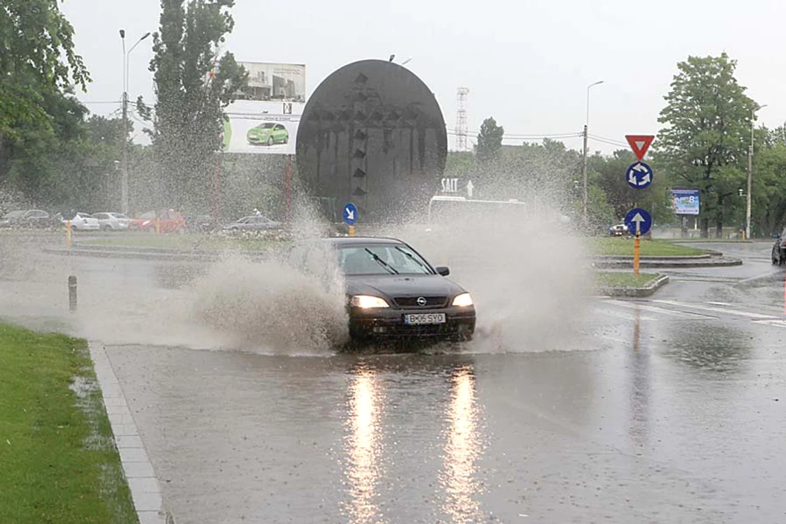 Cele mai afectate regiuni sunt Bavaria şi Saxonia Inferioară. Centrul oraşului Passau, aflat la graniţa cu Austria, a fost complet inundat de Dunăre (Fotografii: Reuters)