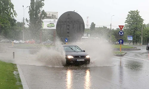 Cele mai afectate regiuni sunt  Bavaria şi Saxonia Inferioară  Centrul  oraşului Passau, aflat la graniţa cu Austria,  a fost complet inundat de Dunăre (Fotografii: Reuters) jpeg