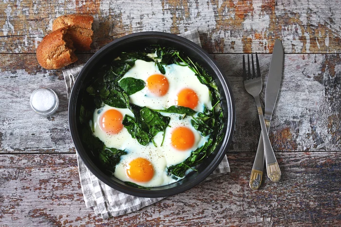 1 spanac oua ochiuri shutterstock 1637385418 jpg jpeg