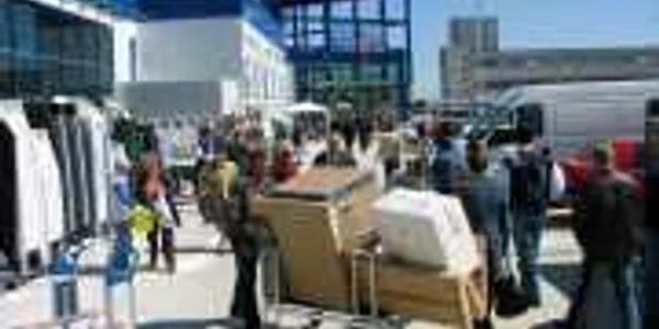 Hipermarketurile vin în sprijinul gălăţenilor cuprinşi de febra cumpărăturilor