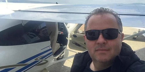 Ultia fotografie cu avionul şi Liviu Bucăţică