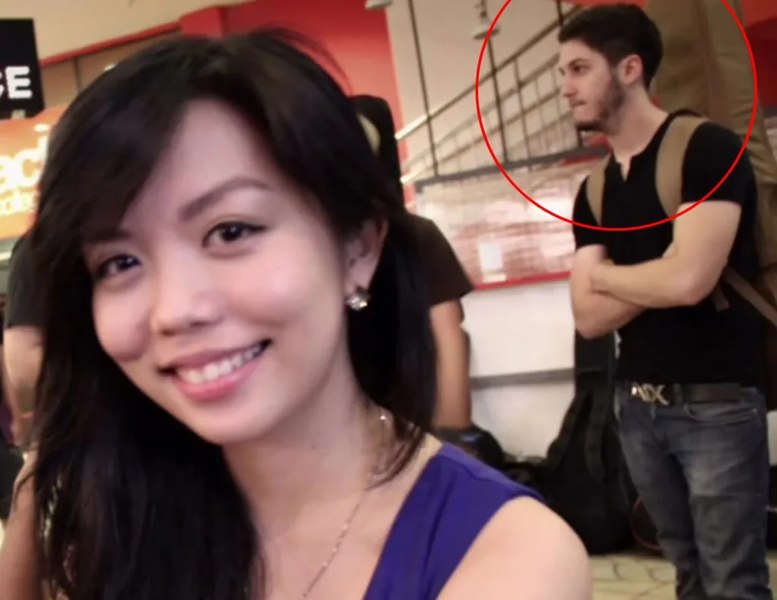 Ce a descoperit o femeie într-un selfie făcut cu mulți ani înainte de a-și cunoaște soțul: „Încă tremur”