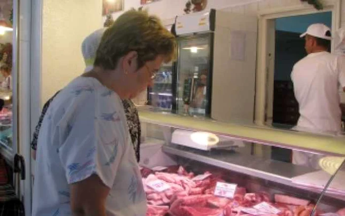 Târgu-Mureş: Carne veche sau stricată în magazine