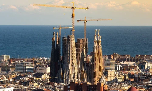 Al nouălea turn al bazilicii Sagrada Familia, inaugurat în decembrie jpeg